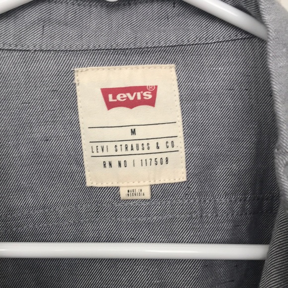 Levi’s shirt - Picture 2 of 4